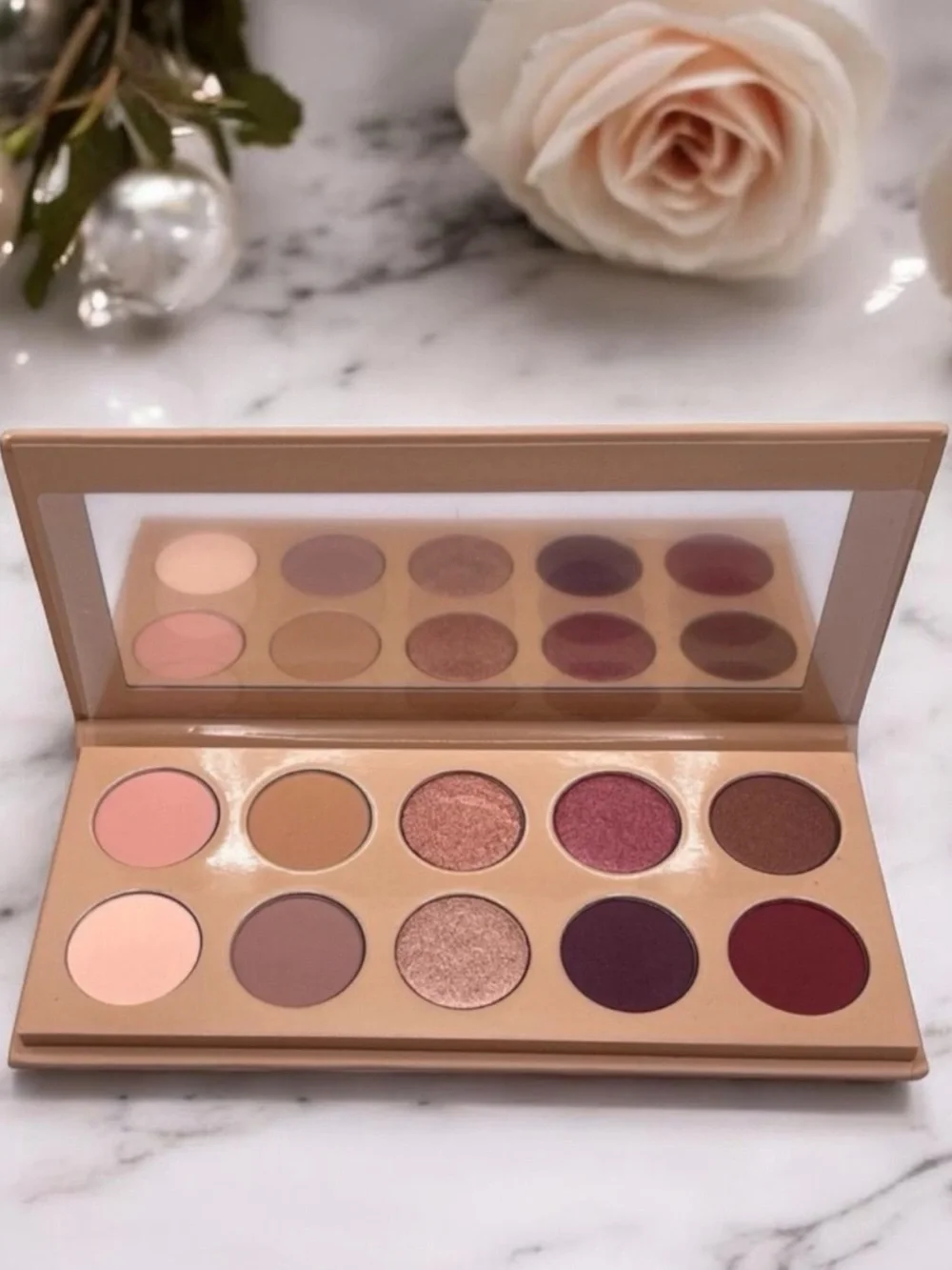 KKW BEAUTY CLASSIC BLOSSOM EYESHADOW PALETTE